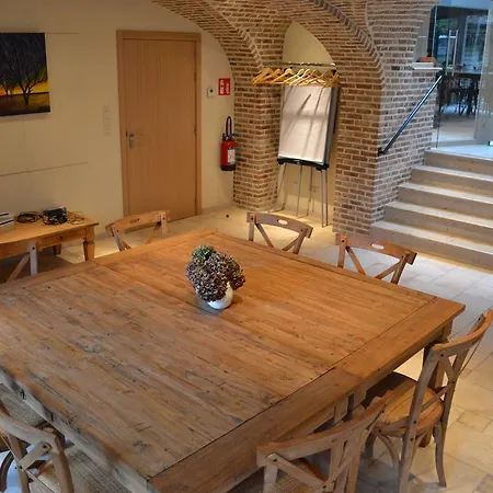 Wisteria Bed & Breakfast 3*