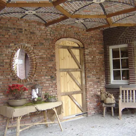 Wisteria Bed & Breakfast 3*